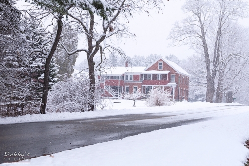 7021 The Red Brick House, Snowstorm